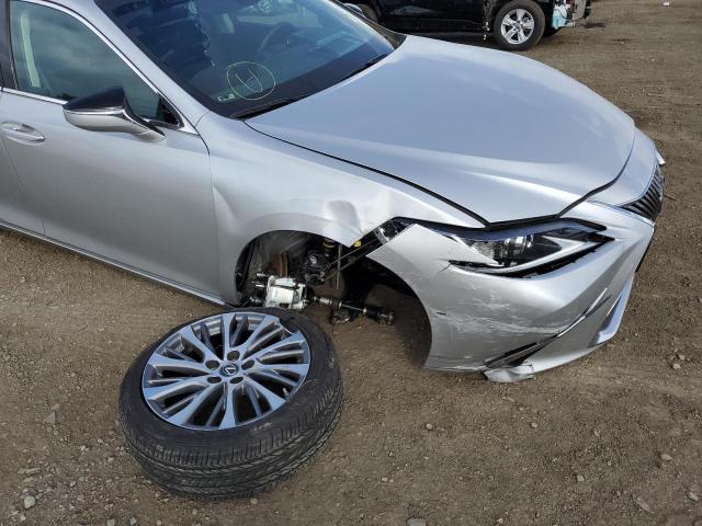 58AD21B13LU012636 - 2020 LEXUS ES 300H SILVER photo 9