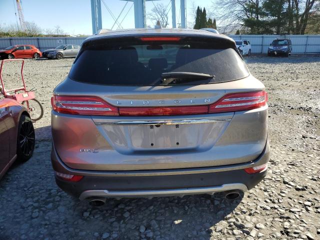 5LMCJ3D97KUL13233 - 2019 LINCOLN MKC RESERV SILVER photo 6