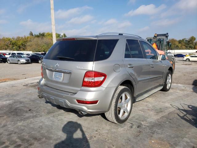 4JGBB72E89A521409 - 2009 MERCEDES-BENZ ML 550 SILVER photo 4