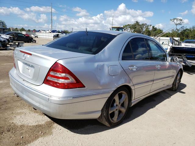 WDBRF52H56F820570 - 2006 MERCEDES-BENZ C 230 SILVER photo 4