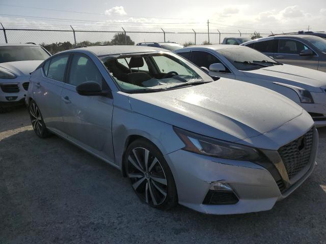 1N4BL4CV7NN337747 - 2022 NISSAN ALTIMA SR GRAY photo 4