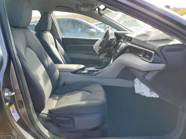 4T1B11HKXKU779187 - 2019 TOYOTA CAMRY LE A Графитовый фото 5