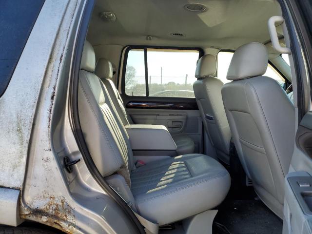 5LMEU88H04ZJ29787 - 2004 LINCOLN AVIATOR 银色 照片 6