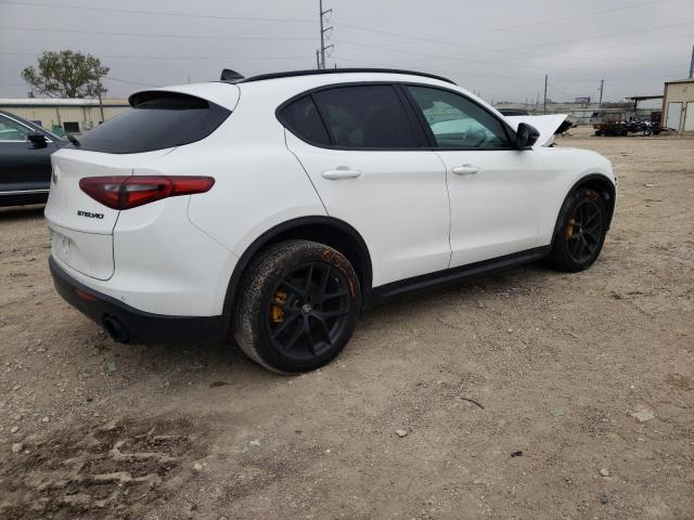 ZASPAKAN5K7C57383 - 2019 ALFA ROMEO STELVIO WHITE photo 4