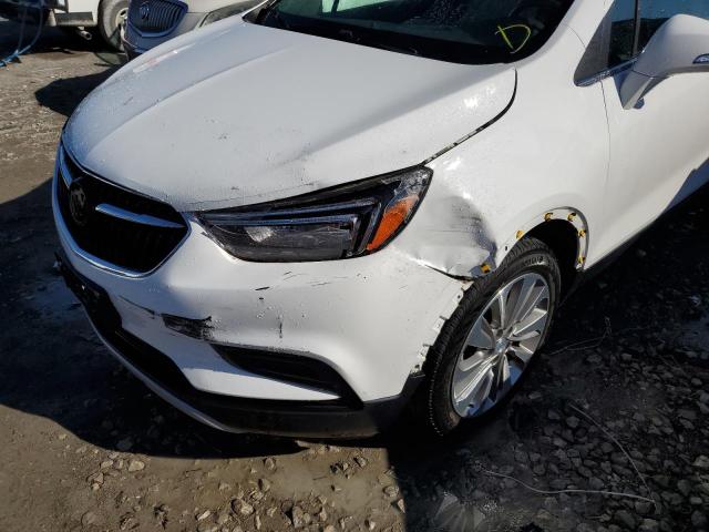 KL4CJASB6JB652362 - 2018 BUICK ENCORE PRE WHITE photo 9