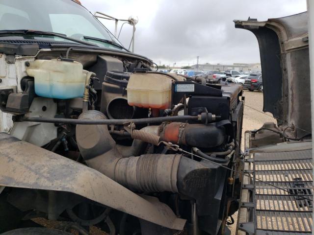 1GBM7H1C8YJ508716 - 2000 CHEVROLET C-SERIES C WHITE photo 9