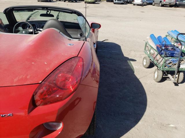 1G2MB35B07Y136586 - 2007 PONTIAC SOLSTICE RED photo 6