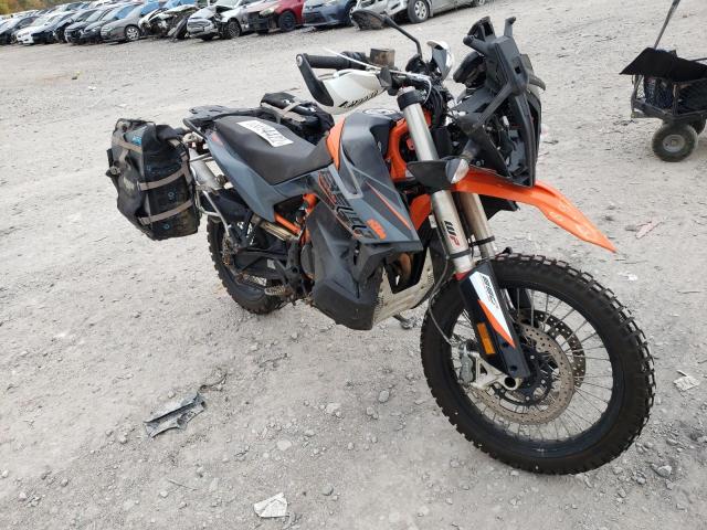 VBKTR6403MM805620 - 2021 KTM 890 ADVENT ORANGE photo 1