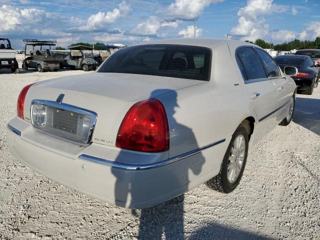 1LNHM83W64Y644160 - 2004 LINCOLN TOWN CAR U CREAM photo 4