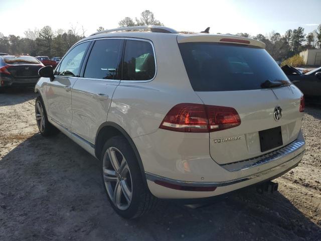 WVGGF7BP7HD006426 - 2017 VOLKSWAGEN TOUAREG EX WHITE photo 3