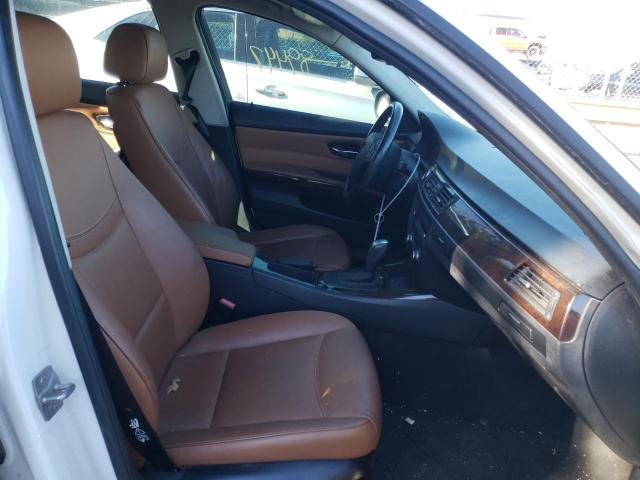 WBAPK7C54BF087049 - 2011 BMW 328 XI WHITE photo 5