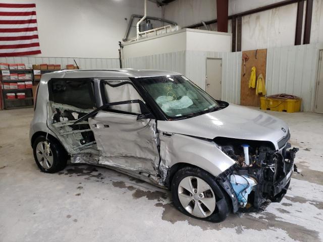 KNDJN2A26F7757616 - 2015 KIA SOUL SILVER photo 9