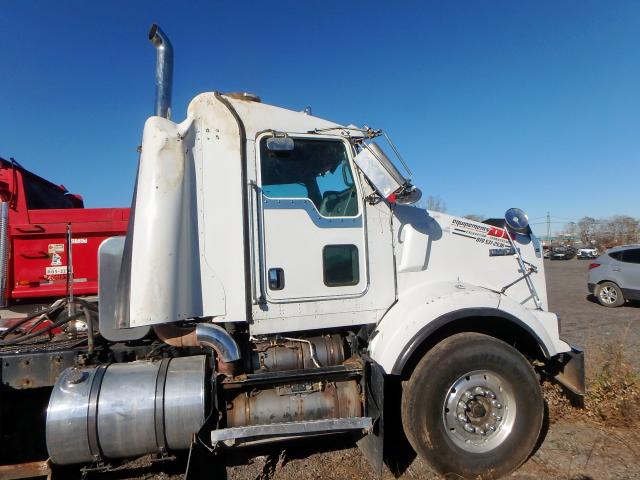 1XKDD40X6DJ960275 - 2013 KENWORTH CONSTRUCTI WHITE photo 9