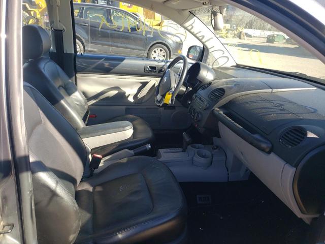 3VWDD21C82M456433 - 2002 VOLKSWAGEN NEW BEETLE 石墨色 照片 5