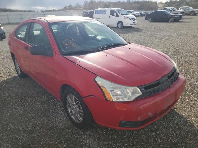 1FAHP32N38W142429 - 2008 FORD FOCUS S/SE RED photo 1