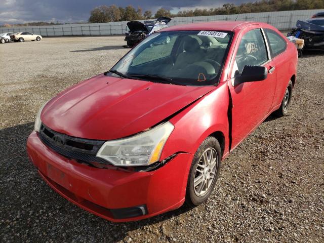 1FAHP32N38W142429 - 2008 FORD FOCUS S/SE RED photo 2