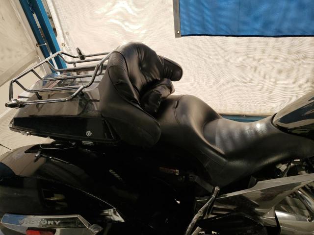 5VPTW36N5D3020301 - 2013 VICTORY MOTORCYCLES CROSS COUN BLACK photo 6