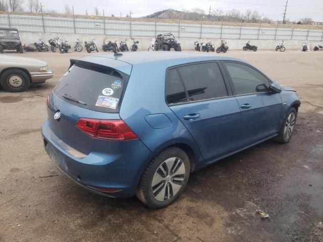 WVWKP7AU5GW913035 - 2016 VOLKSWAGEN E-GOLF SE BLUE photo 3