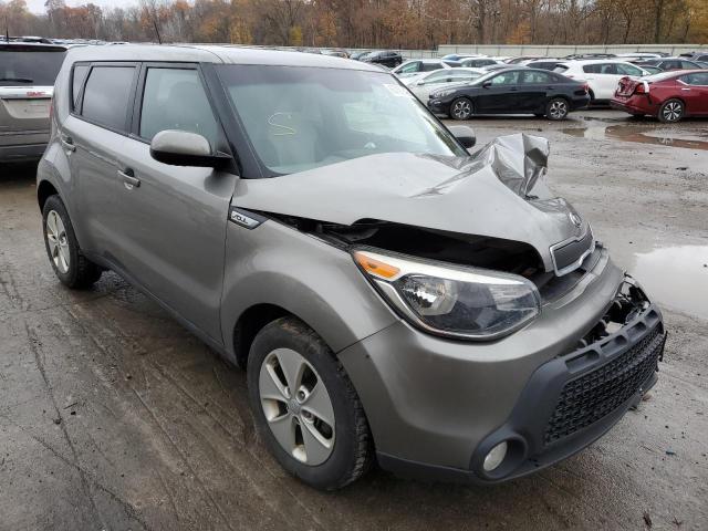 KNDJN2A26F7224505 - 2015 KIA SOUL GRAY photo 1