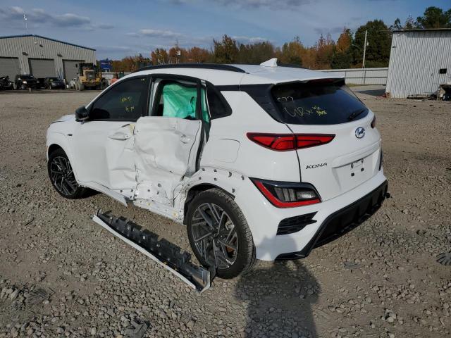 KM8K33A33NU841865 - 2022 HYUNDAI KONA N LIN WHITE photo 3