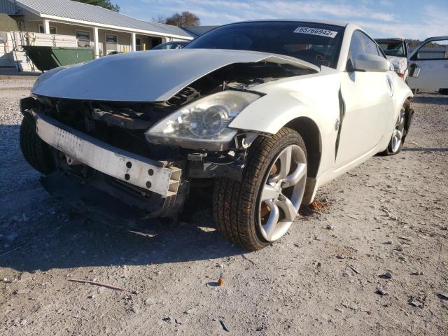 JN1BZ34D28M700929 - 2008 NISSAN 350Z COUPE WHITE photo 2