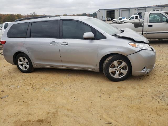 5TDKK3DC5FS554326 - 2015 TOYOTA SIENNA LE SILVER photo 9