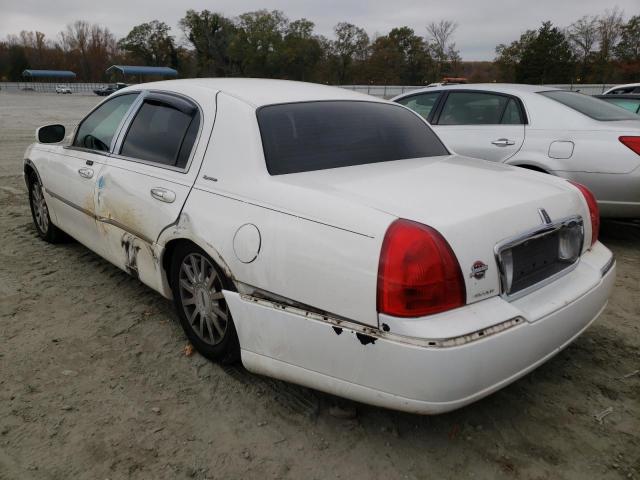 1LNHM81V86Y637093 - 2006 LINCOLN TOWN CAR S WHITE photo 3