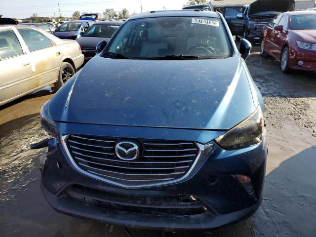 JM1DKDD71J0313599 - 2018 MAZDA CX-3 GRAND BLUE photo 5