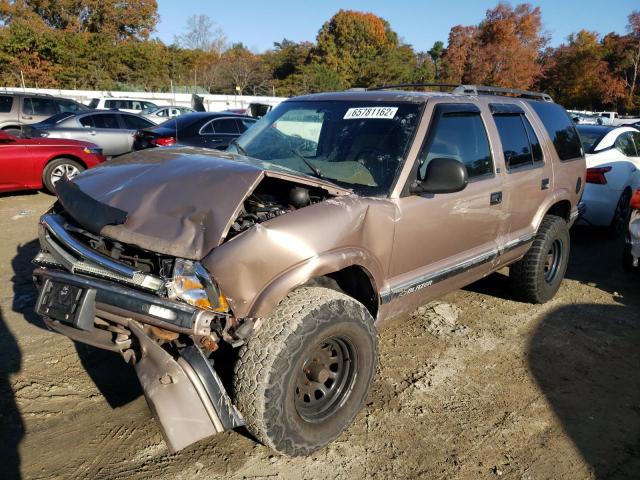 1GNDT13W2V2235100 - 1997 CHEVROLET TRAIL BLAZ TAN photo 2