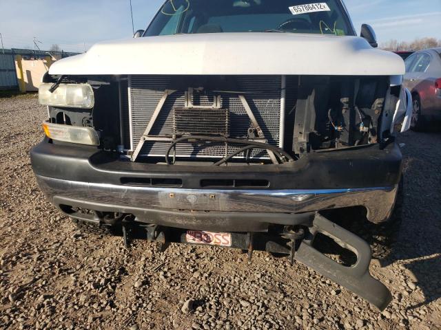 1GCHK29U62E260519 - 2002 CHEVROLET SILVERADO WHITE photo 9