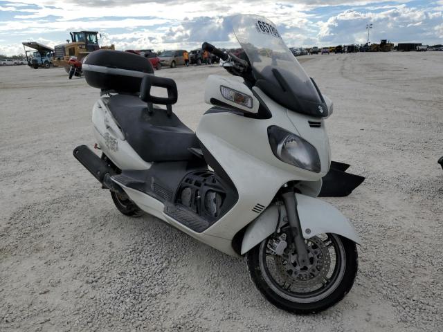 JS1CP51A372102172 - 2007 SUZUKI AN650 WHITE photo 2