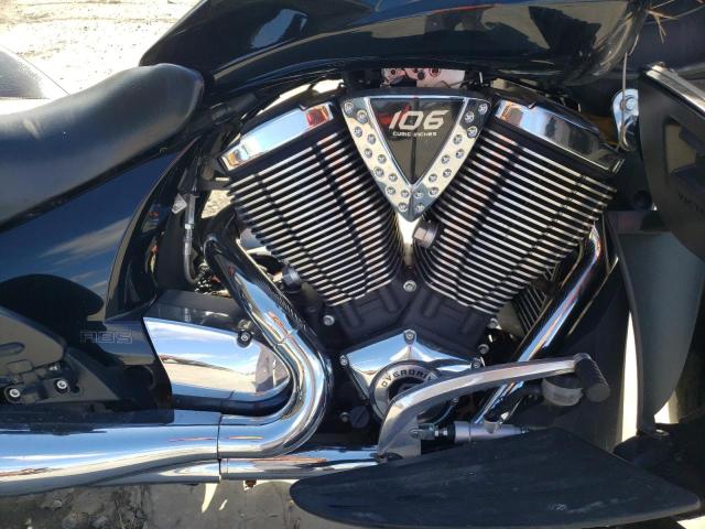 5VPTW36N7D3023944 - 2013 VICTORY MOTORCYCLES CROSS COUN Noir photo 7