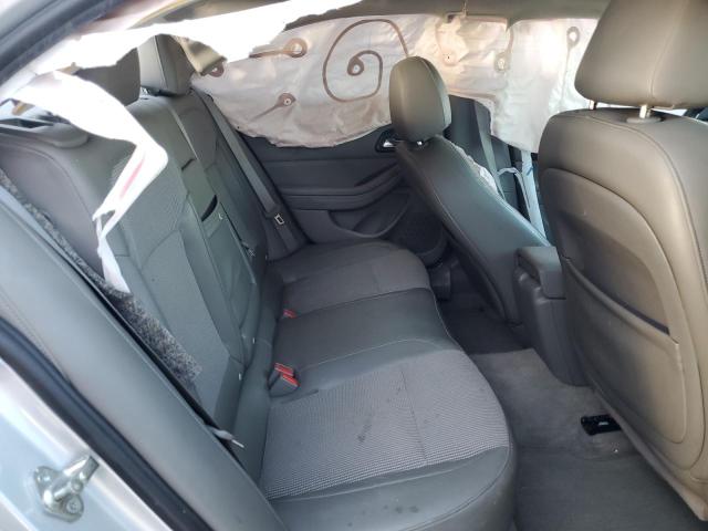 1G11D5RR8DF104156 - 2013 CHEVROLET MALIBU 1LT 银色 照片 6