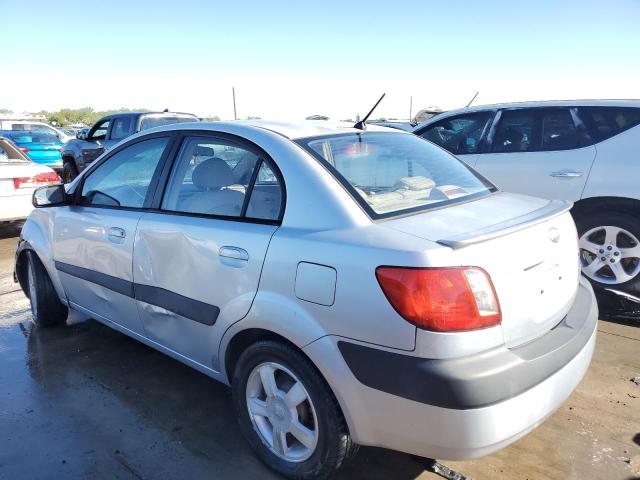 KNADE123866000427 - 2006 KIA RIO SILVER photo 2