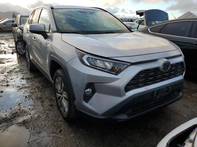 2T3A1RFV4KC049212 - 2019 TOYOTA RAV4 XLE P SILVER photo 1