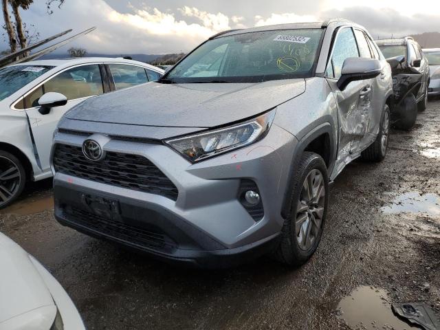 2T3A1RFV4KC049212 - 2019 TOYOTA RAV4 XLE P SILVER photo 2