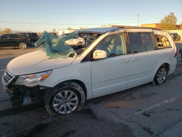 2C4RVABG8CR276686 - 2012 VOLKSWAGEN ROUTAN SE WHITE photo 1