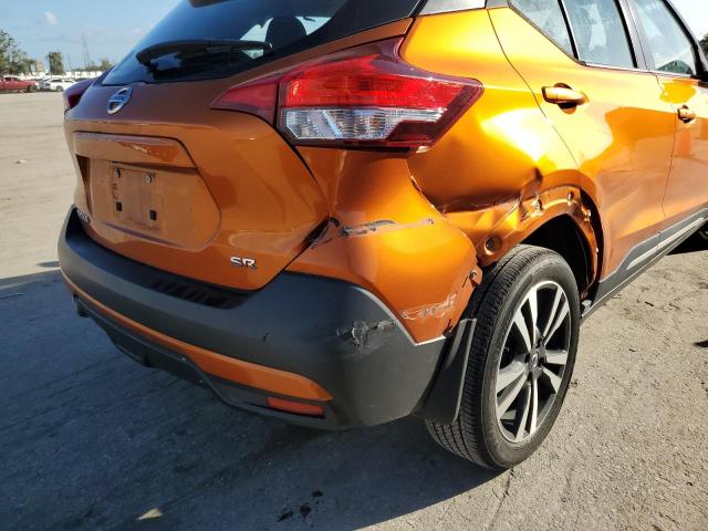 3N1CP5CU8JL534391 - 2018 NISSAN KICKS S ORANGE photo 9