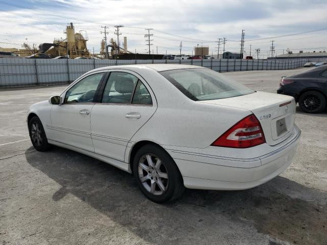 WDBRF54H87A944053 - 2007 MERCEDES-BENZ C 280 WHITE photo 3