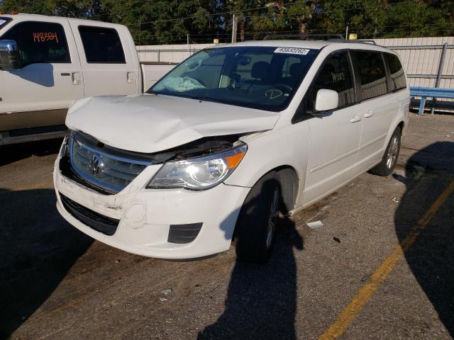 2C4RVABG9CR392169 - 2012 VOLKSWAGEN ROUTAN SE WHITE photo 2