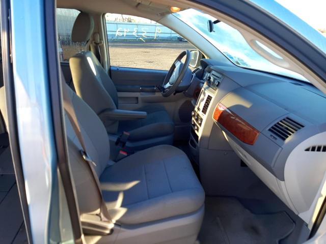 2A8HR44E89R629930 - 2009 CHRYSLER TOWN AND C TWO TONE photo 5