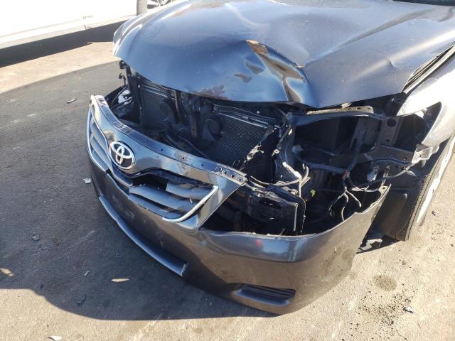 JTNBK3EK1A3046978 - 2010 TOYOTA CAMRY SE 灰色 照片 9