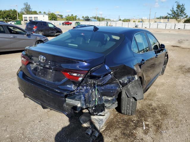 4T1S11AK7NU683998 - 2022 TOYOTA CAMRY NIGH BLUE photo 4