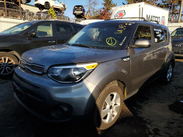 KNDJN2A29H7499692 - 2017 KIA SOUL GRAY photo 2