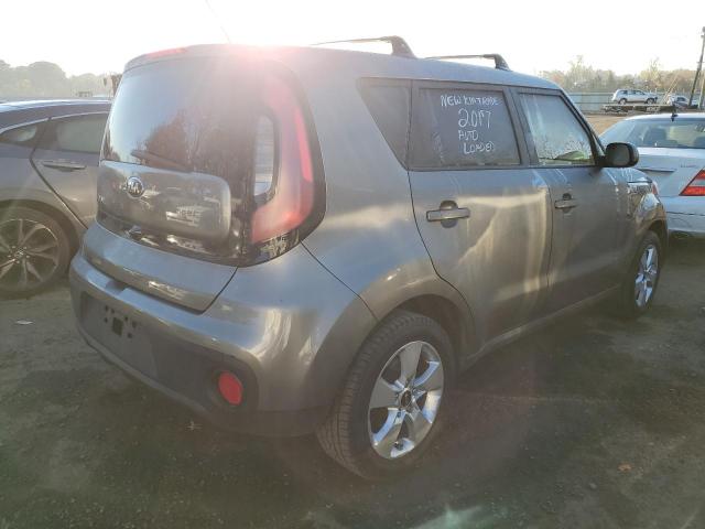 KNDJN2A29H7499692 - 2017 KIA SOUL GRAY photo 4