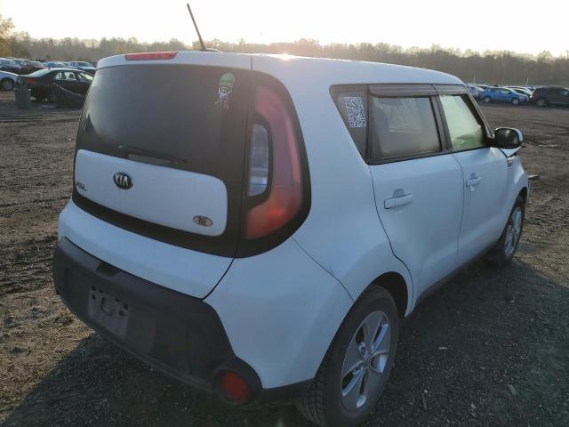 KNDJN2A24F7221182 - 2015 KIA SOUL WHITE photo 4