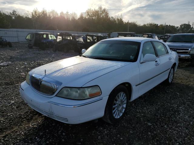 1LNHM82W33Y680565 - 2003 LINCOLN TOWN CAR S WHITE photo 2