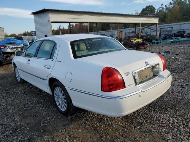 1LNHM82W33Y680565 - 2003 LINCOLN TOWN CAR S WHITE photo 3