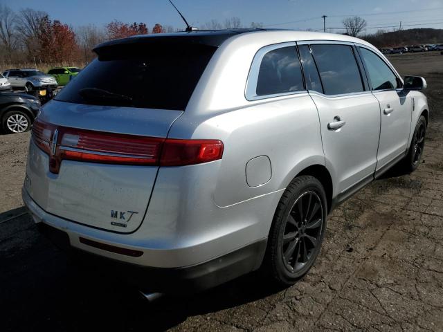 2LMHJ5AT8ABJ00174 - 2010 LINCOLN MKT SILVER photo 4