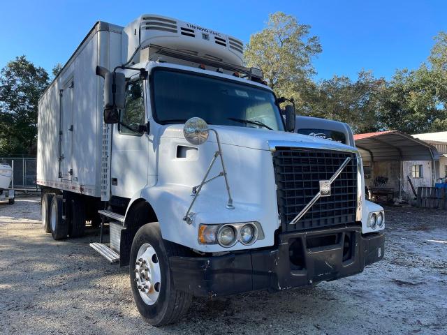 4V5KC9UE33N338798 - 2003 VOLVO VHD WHITE photo 1